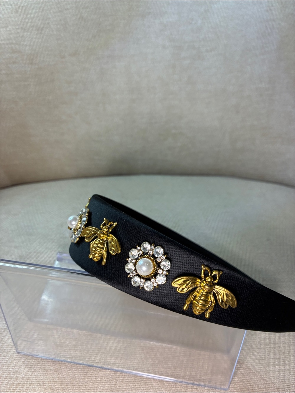 Source Unknown Black Satin Headband with Gold Bee and Pearl Details - Picture 6 of 10